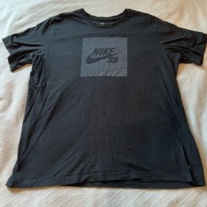 Nike SB black shirt. Size: XXL